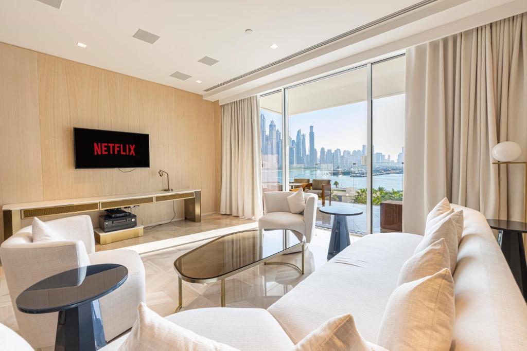 Five Palm Hotel and Residence - Platinium Dubai - Tap to explore photos