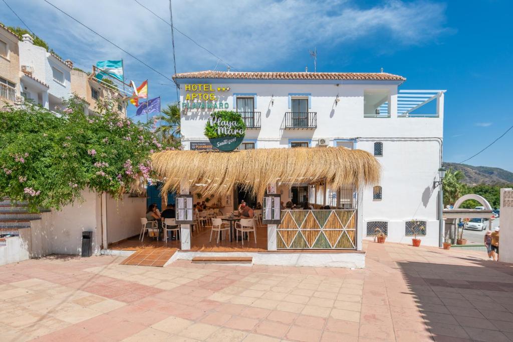 Apartamentos Playamaro