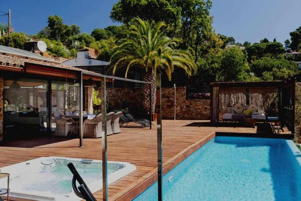 Primera linea Piscina Jacuzzi y Playa Privada photo 3