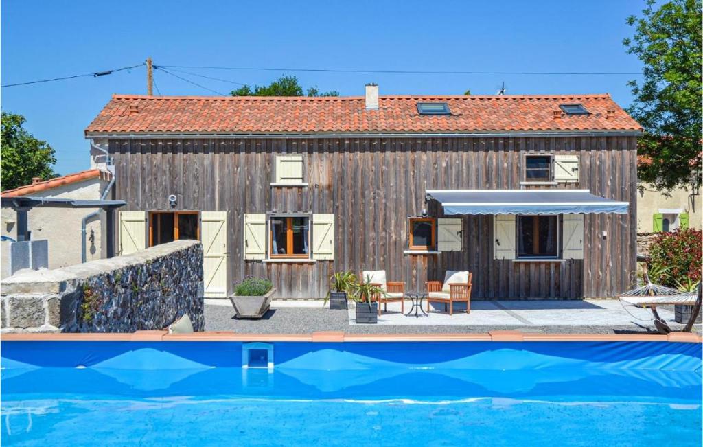Stunning Home In Poitou Charentes With Jacuzzi, Wifi And Outdoor Swimming Pool