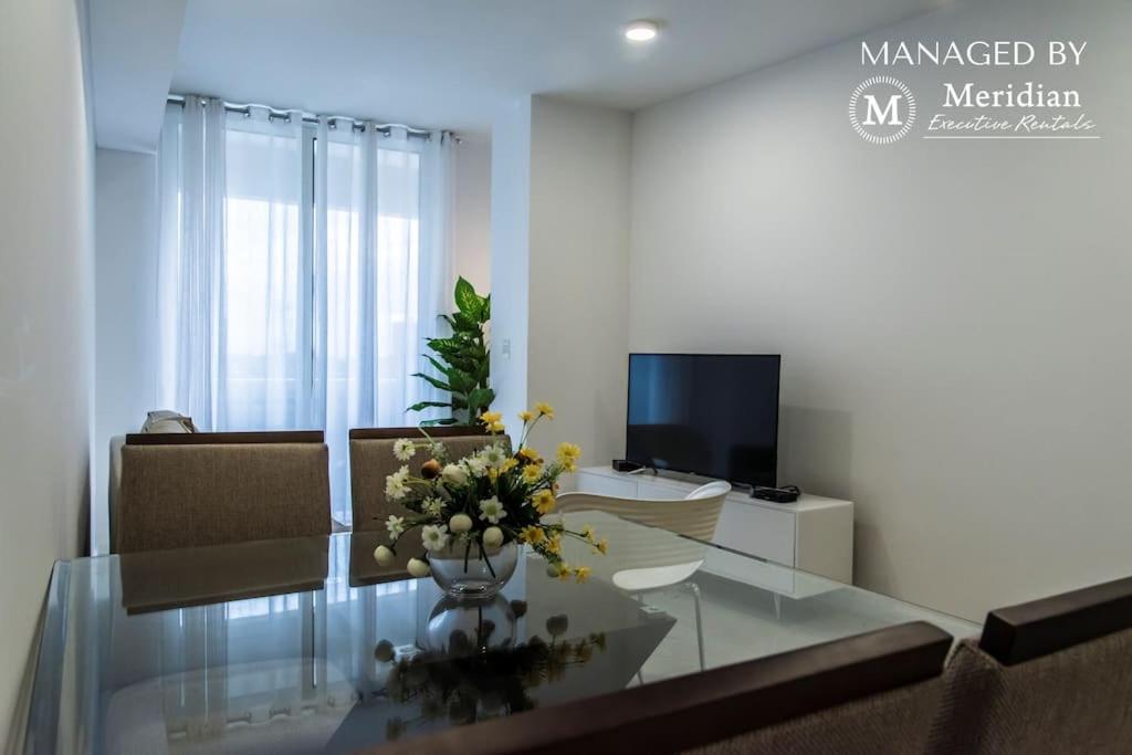 706 - The Tower Luxury 2 Bedroom photo 1