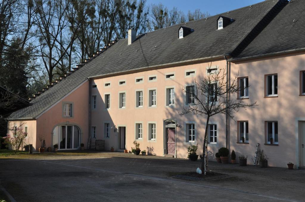 Alte Schmiede in denkmalgeschützter Hofanlage