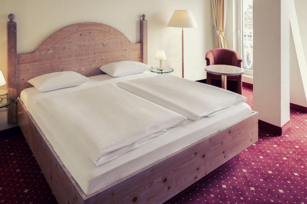 Двухместный (Улучшенный двухместный номер с 1 кроватью), Mercure Hotel Berlin Mitte