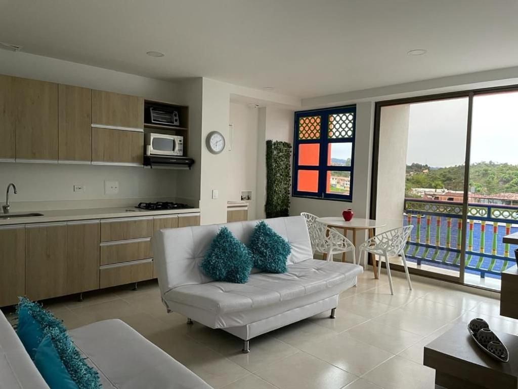 Apartamentos San Jose vistal al lago, cerca del parque. Guatape. photo 3