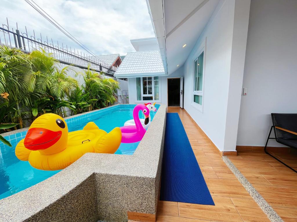 Pattaya Aqua Villa - Pool - Kitchen - BBQ - Smart TV photo 2