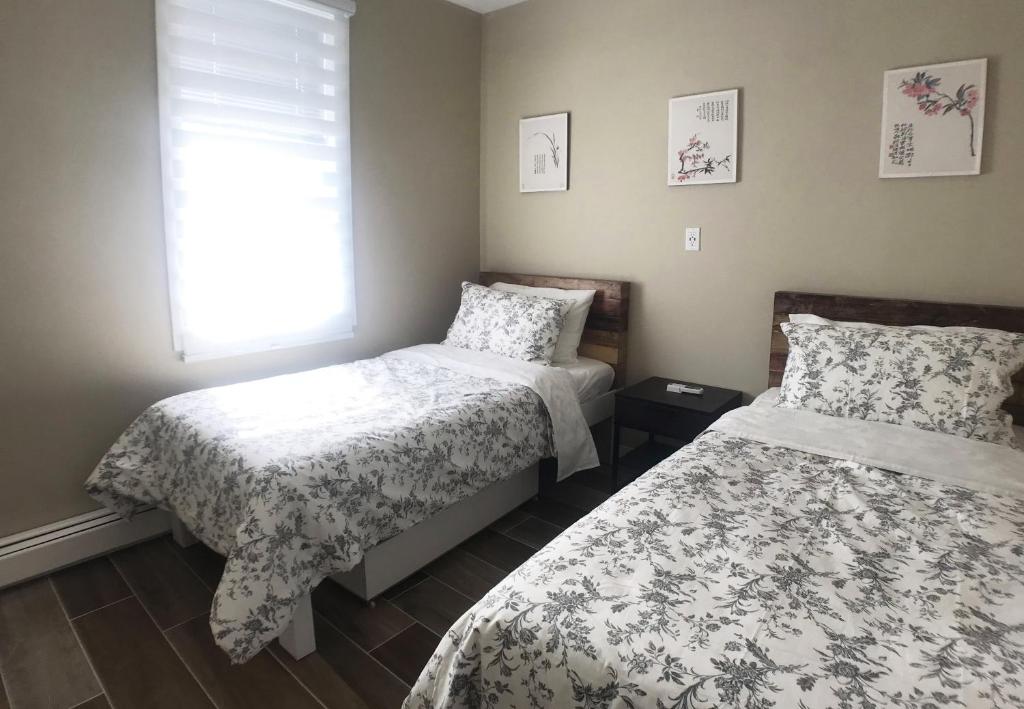 Modern, Cheerful 2BD 1BR Apt+Free parking photo 2