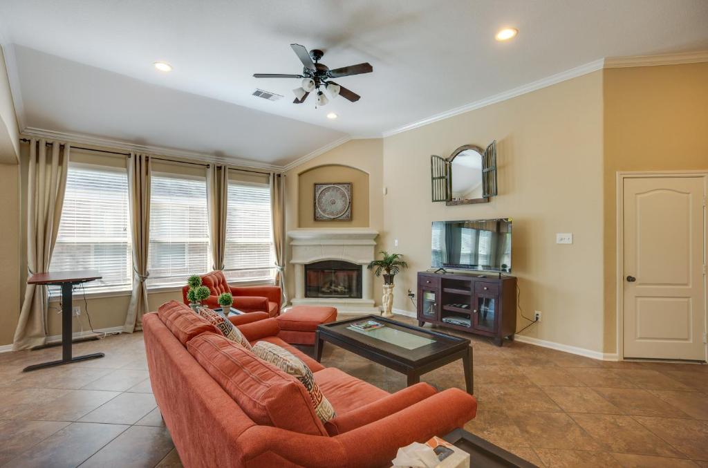 Spacious Spring Vacation Rental with Pool Access! photo 3