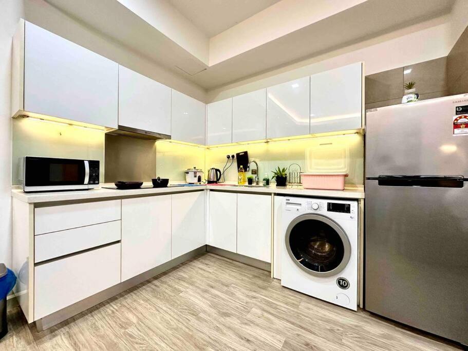 Nearest to Legoland - Comfy Home 4pax 2BR #Cowidea photo 2