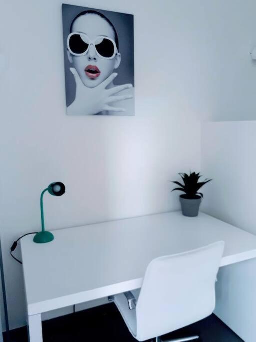 Convenient Studio Apt Near Airport, Beaches & Food photo 1