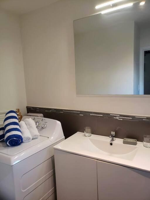 Convenient Studio Apt Near Airport, Beaches & Food photo 3