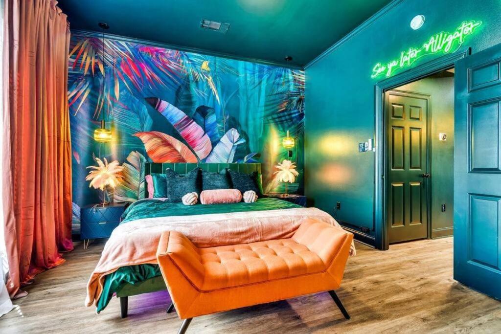 Stylish & Fun Home, Long-term friendly, King image