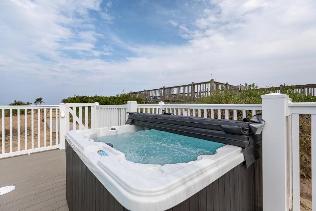 5450 - Wench's Pad 3 by Resort Realty image