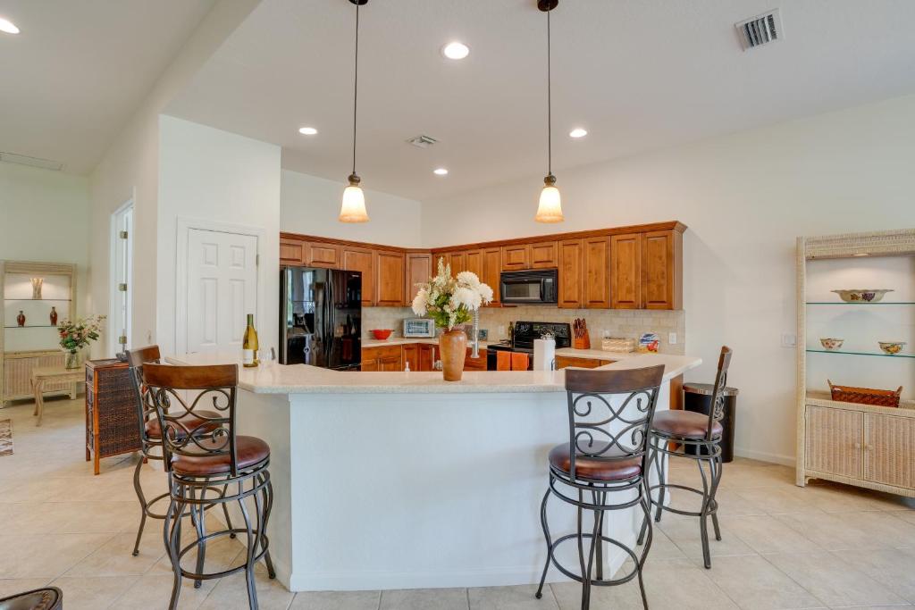 Fort Myers Vacation Rental with Pool Access! photo 1