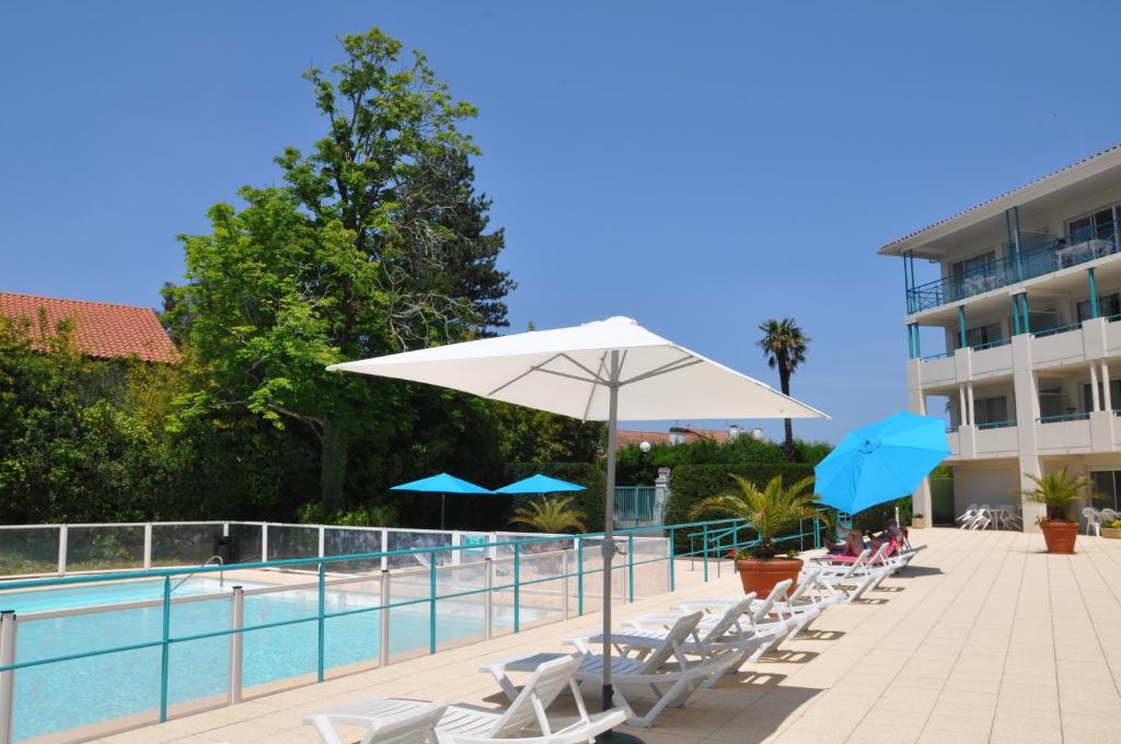 Appartement Golf et Nivelle avec piscine et parking photo 3