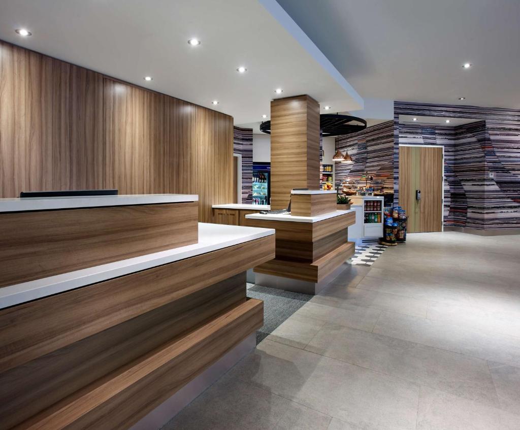 Hilton Garden Inn Toronto Airport photo 2