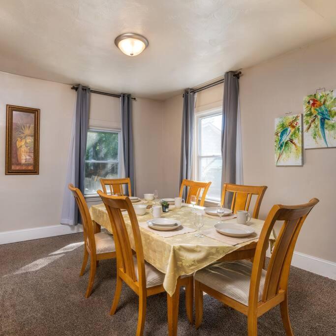 Entire house 3 bedroom Twin Cities, Specious, Entire House, AC photo 1