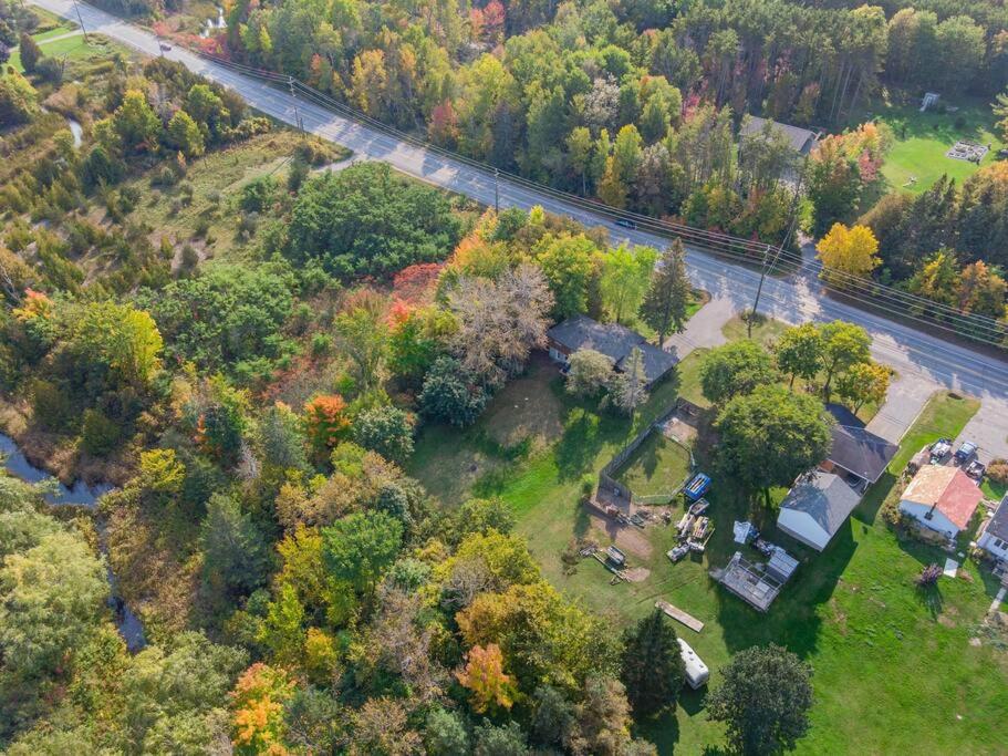 Games BBQ with a upgraded stay near kawartha photo 3
