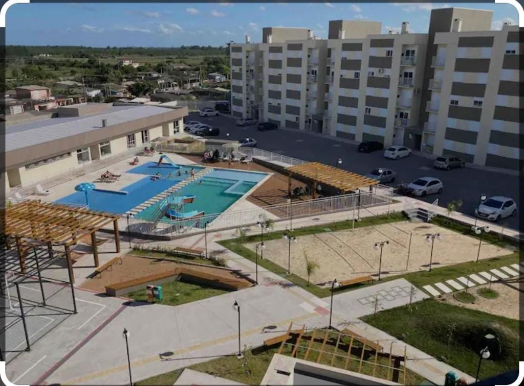 Apto novo em condomínio com ótima área de lazer e garagem