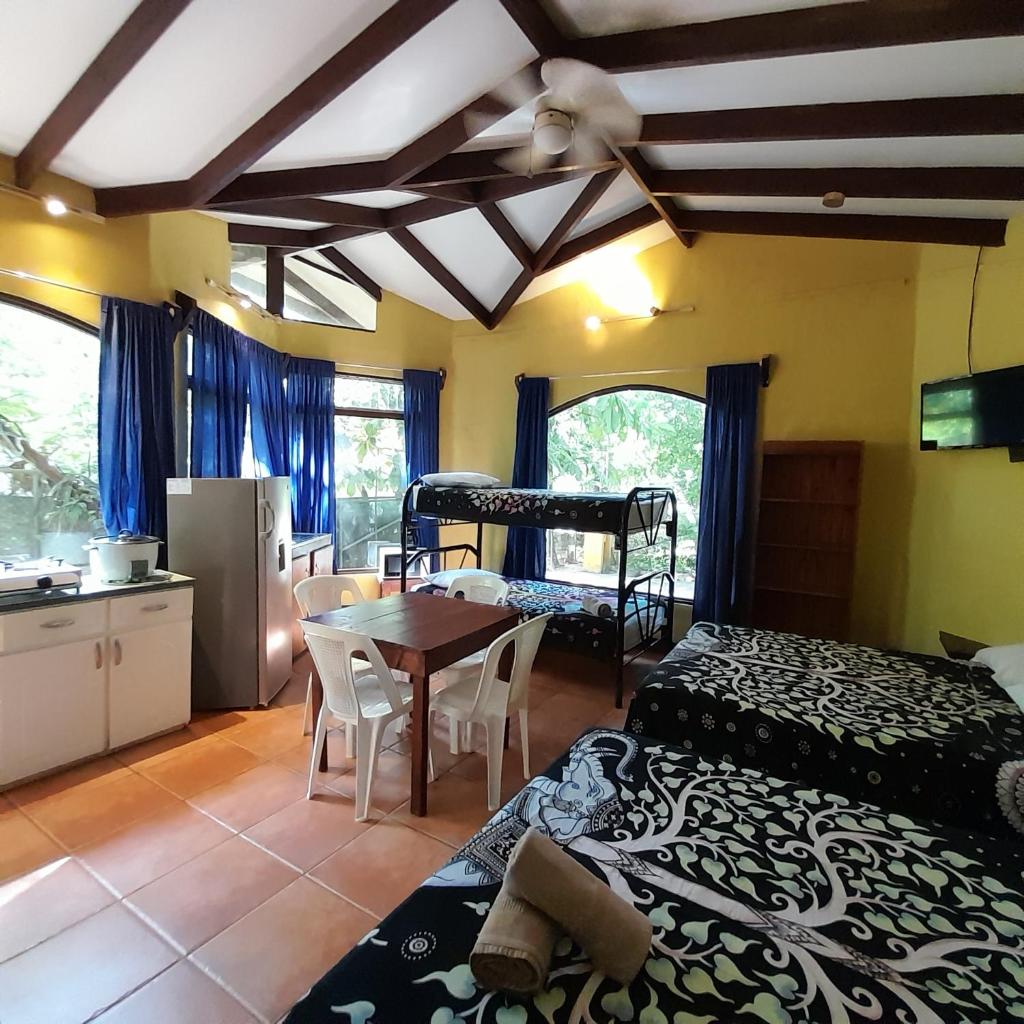 Hotel Cabinas La Playa photo 4