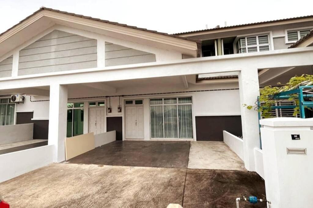 Suria Villa @ 5 mins A'famosa Resort photo 3