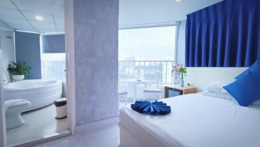 Queen Central Apartment Hotel