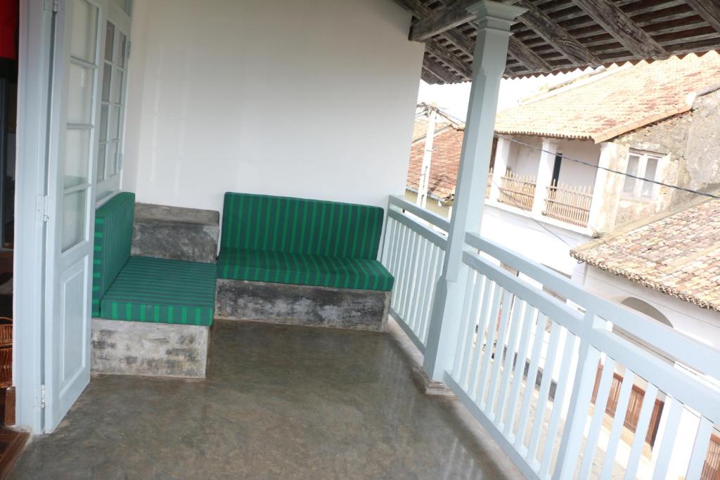 Трехместный (Трехместный номер с балконом), Khalid's Guest House