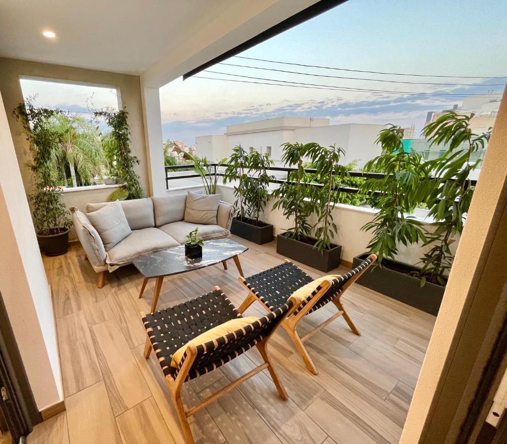 Top Artistic Luxury Apartment photo 2
