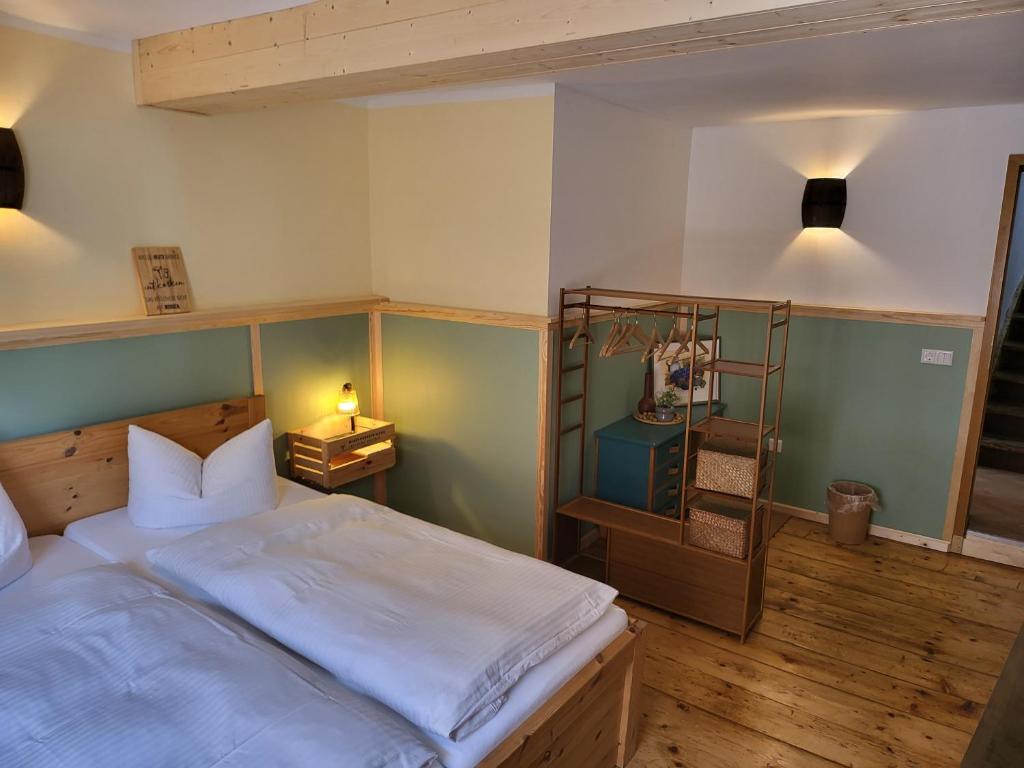 Pension Zur Neuenburg photo 4
