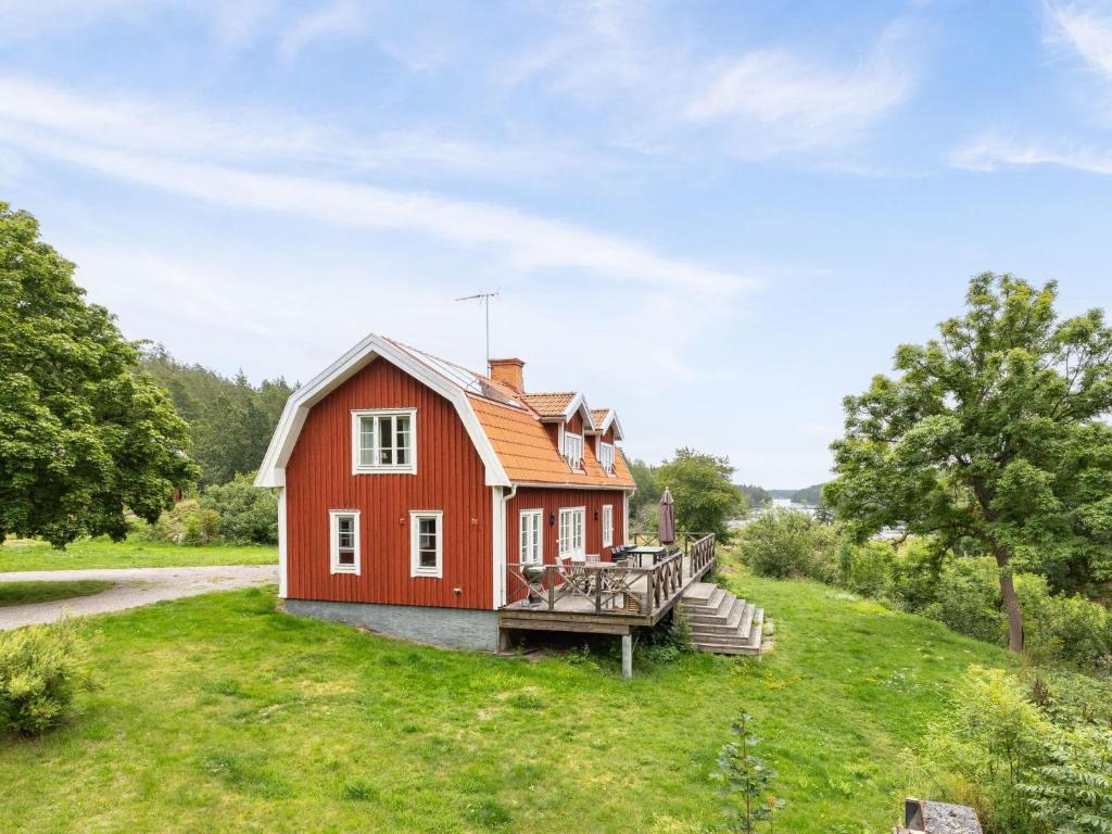 Holiday Home Klinten Totebo - SND150 by Interhome