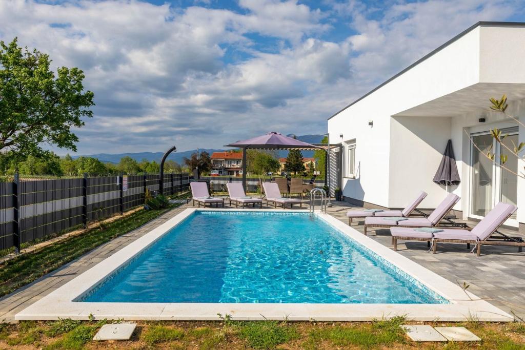 Villa Blue Lagoon - Private Pool and Whirlpool photo 1