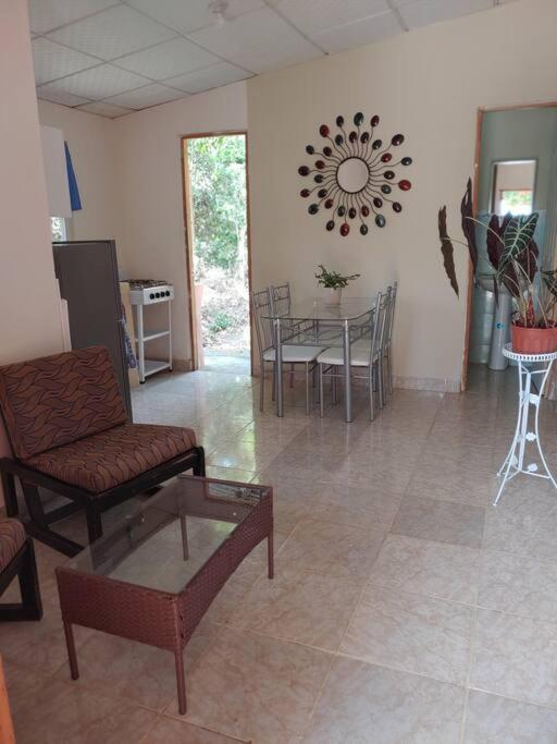 Cozy 1 br 1 bath apartment with free parking photo 4