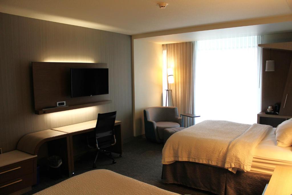 Courtyard by Marriott Muncie at Horizon Convention Center photo 3