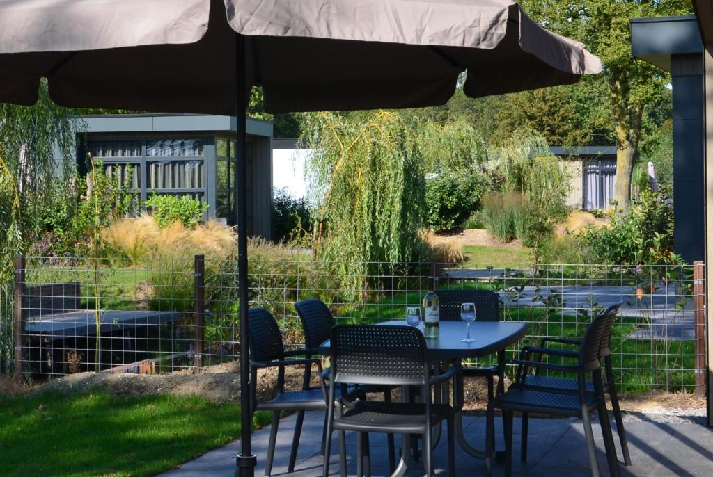 6 persoons bungalow met omheining van de tuin photo 2