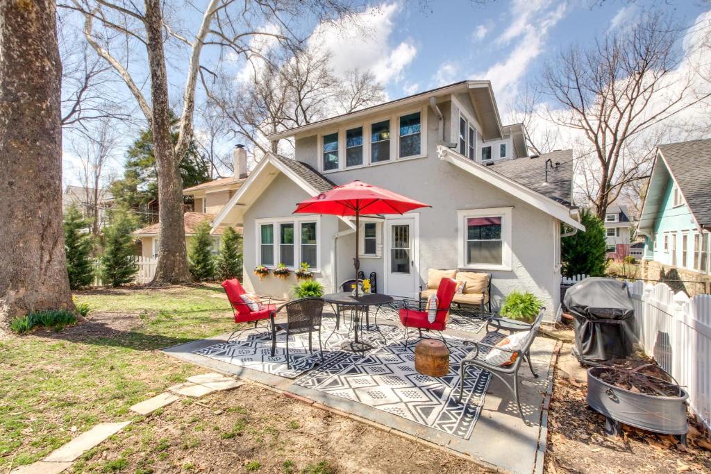 Charming Kansas City Cottage 5 Mi to Downtown photo 2
