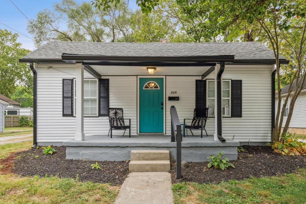 Elm Two Bedroom House in Historic Loveland image