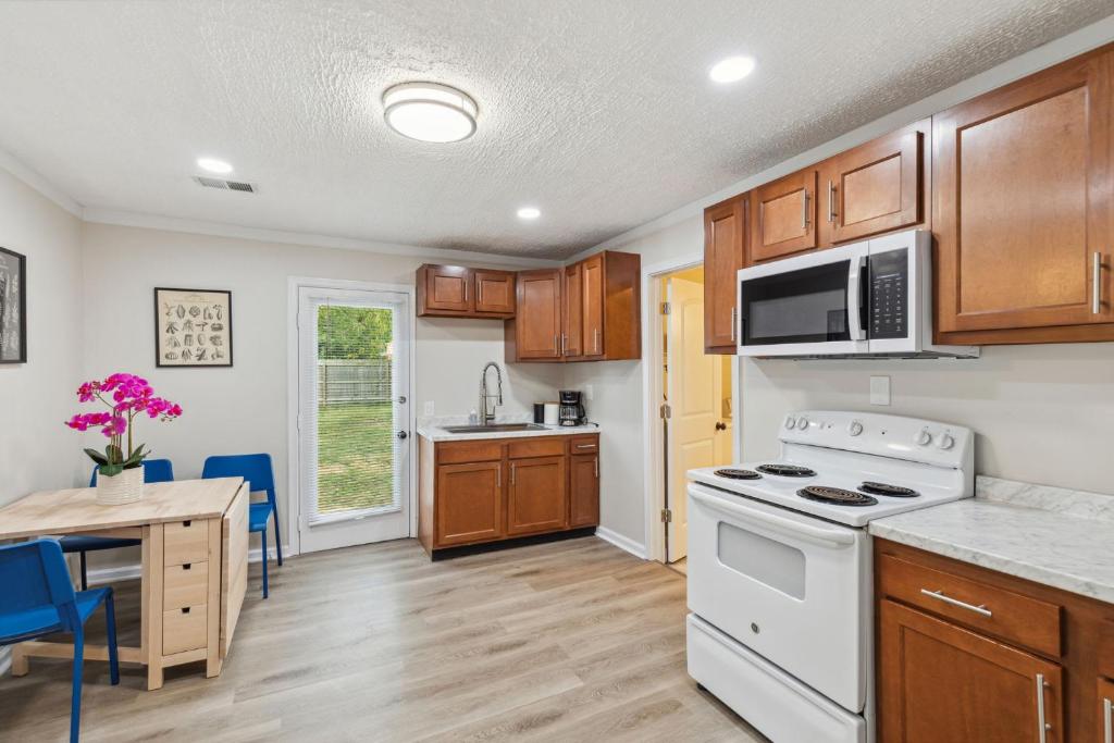 Elm Two Bedroom House in Historic Loveland photo 2