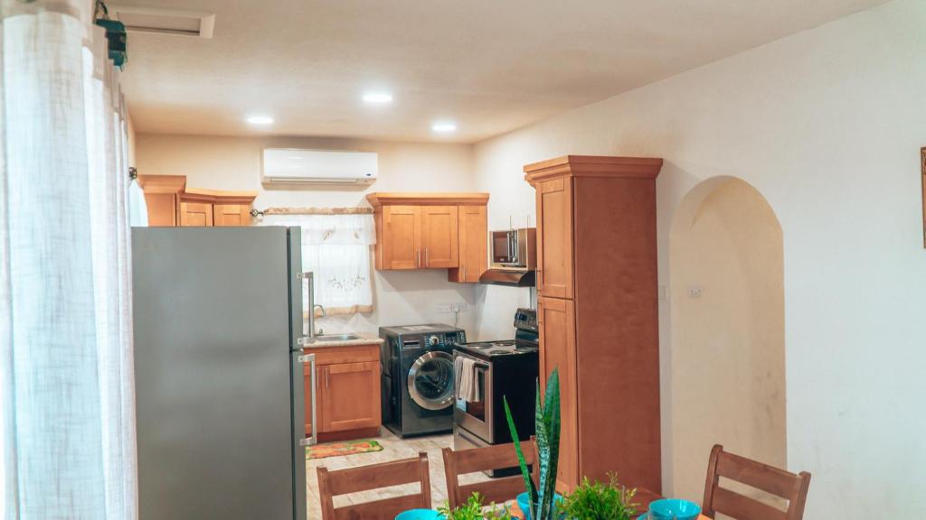SKYLINE SUITES: 3 BED/3 BATH VACATION RENTAL photo 3