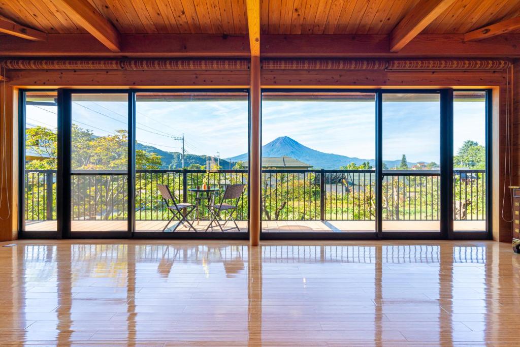 View of Mt Fuji Free transportation Bicycle Rental ok 富士山眺望 photo 4