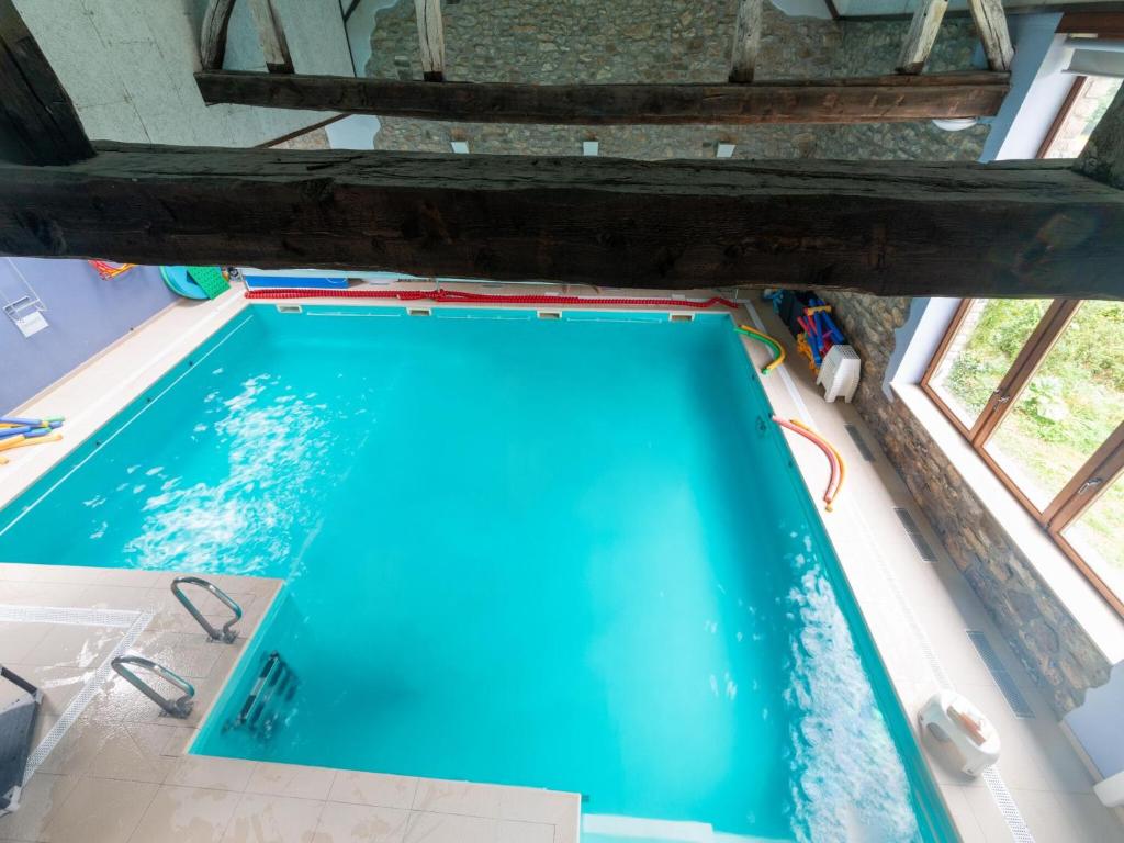 Stunning home for 6 adults with pool