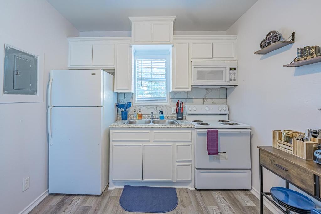 SuperValue Suite #6 @ East End Revitalized image