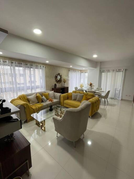 Brand New Luxury Home photo 1