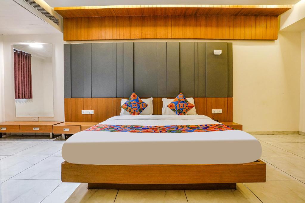 FabHotel Prime Blue Moon photo 1
