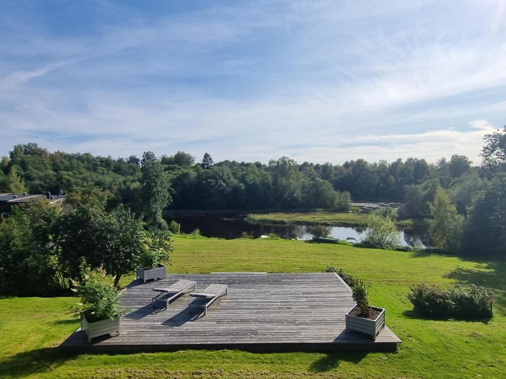 Riverside villa photo 1
