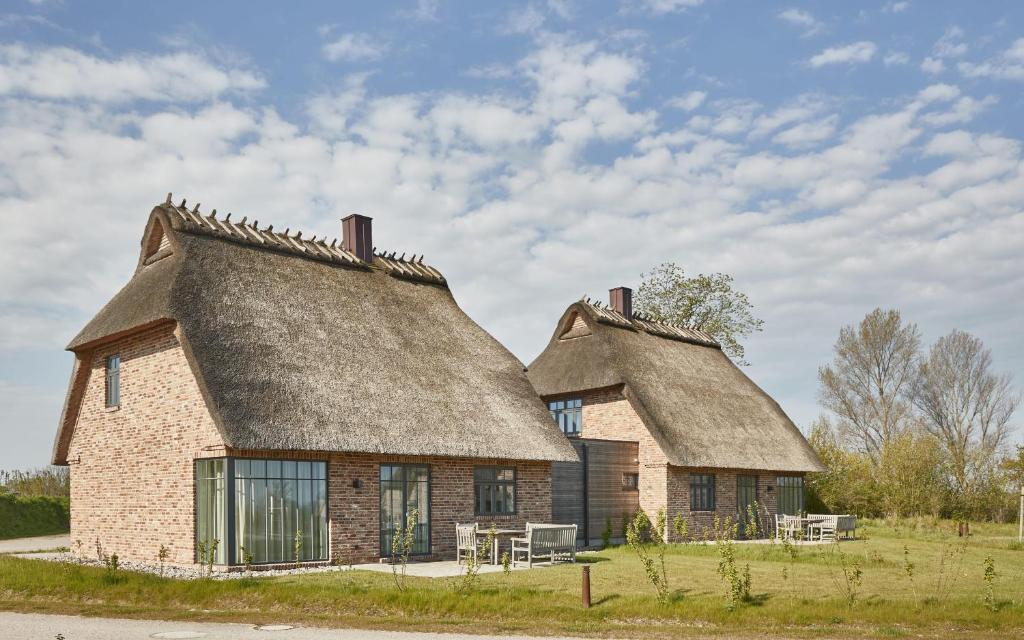 Reetdorf Geltinger Birk Malerhaus Eisnebel