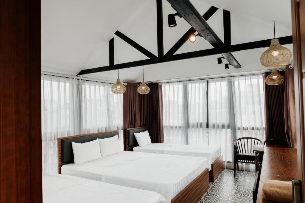 Tabalo Hostel Hanoi - Tap to explore photos