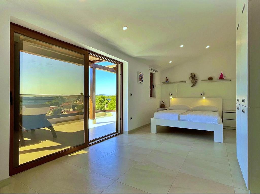 Sailor house villa near Trogir, private pool photo 2