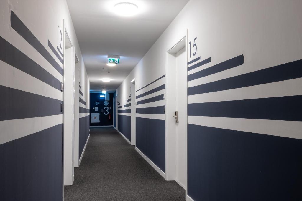 zzzpace Smart-Hotel Bielefeld Zentrum - Tap to explore photos