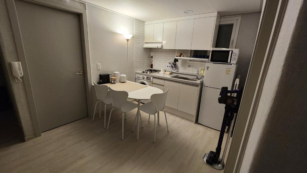 Middle option two-room, Exclusive use, public transportation 4 minutes away