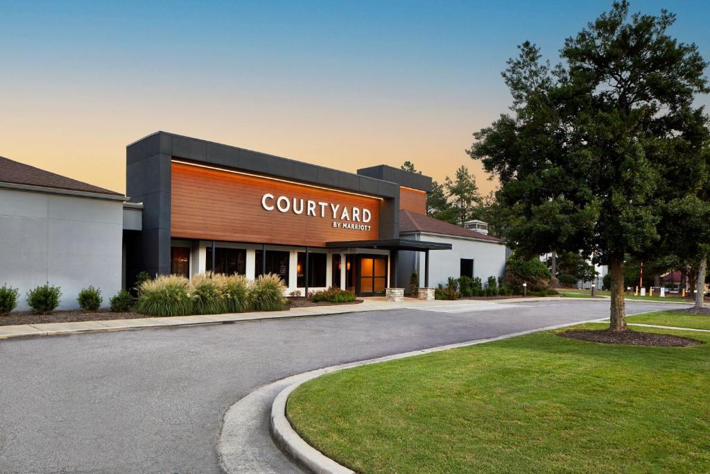 Courtyard by Marriott Memphis East/Park Avenue image