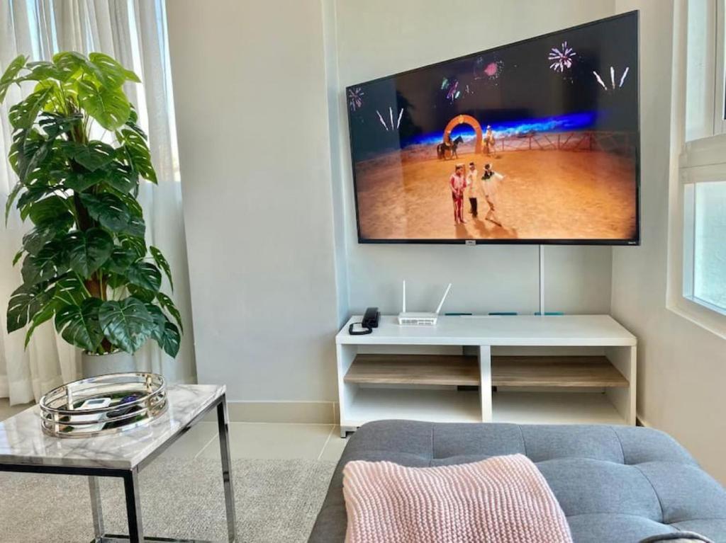 Cozy City Center Condo Full AC photo 1